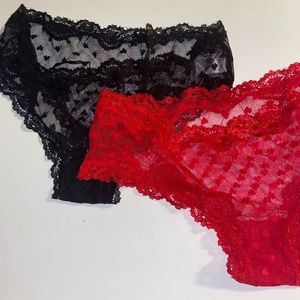 Lot of two lace panties black and red size medium NWOT